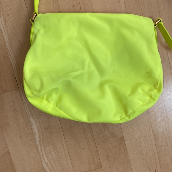 Marc by Marc Jacobs neon yellow crossbody bag - Picture 4 of 9